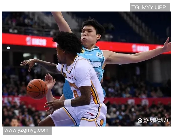 CBA激战青岛队迎战四川队双方全力争夺季后赛名额